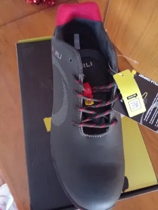 Zapatos de seguridad FORLI negros y rojos