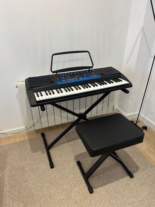 Teclado electrónico como nuevo.