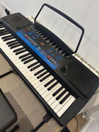 Teclado electrónico como nuevo.