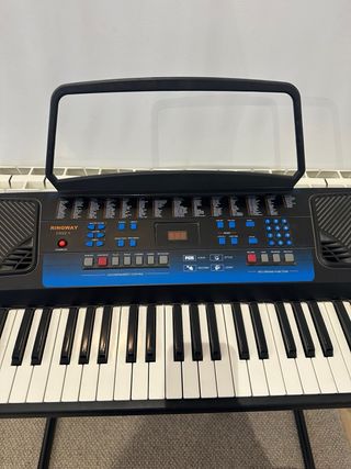 Teclado electrónico como nuevo.