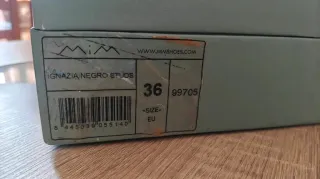 Sandalias MIM tacón negras tachuelas