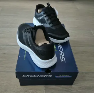 Zapatillas Skechers Hombre Negras y Blancas
