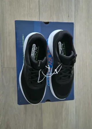 Zapatillas Skechers Hombre Negras y Blancas