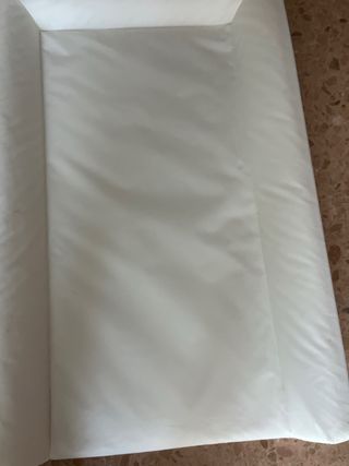 Cambiador de bebé blanco