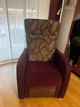 Sillón reclinable de salón gris y morado