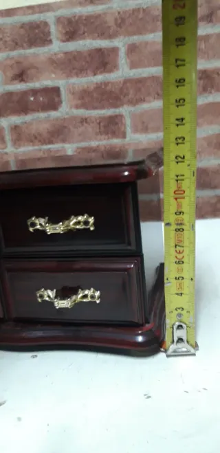 Joyero con bailarina y música