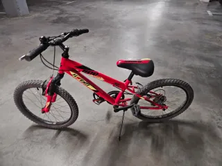 Bicicleta infantil roja 20