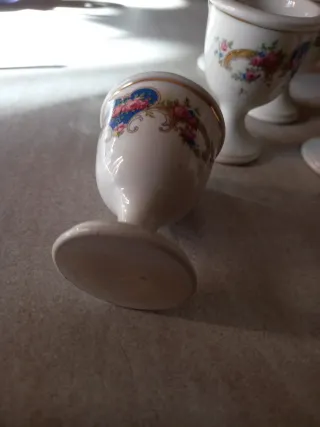 Sei portauovo vintage decorati