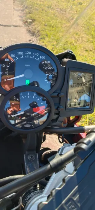 BMW F 650 GS Roja con Top Case