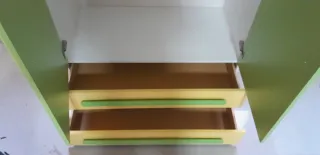 Armario 2 puertas verde y amarillo