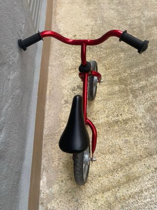 Bicicleta de equilibrio roja Chicco
