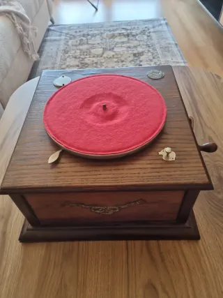 Antiguo Cajón Gramófono His Master's Voice