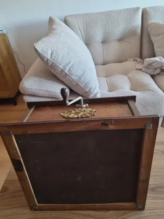 Antiguo Cajón Gramófono His Master's Voice