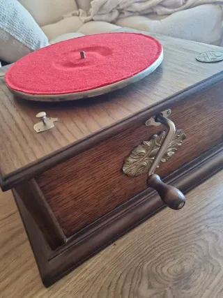 Antiguo Cajón Gramófono His Master's Voice