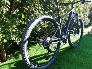 Bicicleta de Montaña Cube Acid 29 Talla M