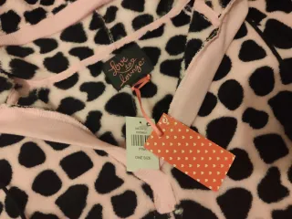 Bata de casa con estampado de jirafa