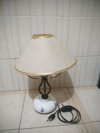 Lámpara de mesa cerámica y metal