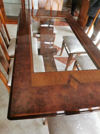 Mueble comedor clásico madera y cristal