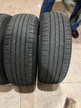 Neumáticos Verano Kumho Solus HSG3 215/55 R17