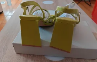 Sandalias Runi verde talla 37