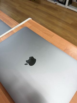 MacBook Pro 2018 13” i5 8GB RAM 256GB SSD