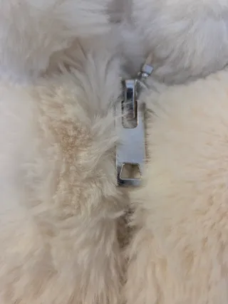 Abrigo pelo sintético acolchado beige/blanco