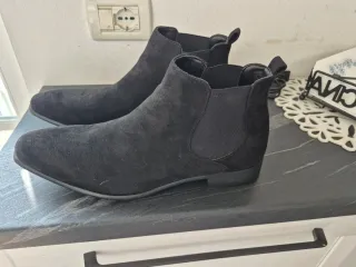 Stivaletti uomo neri in camoscio