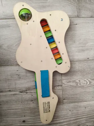 Guitarra musical infantil con xilófono