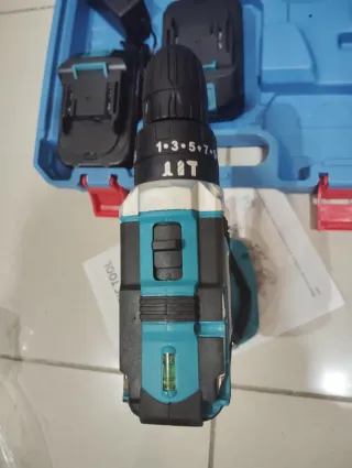 Taladro Percutor Inalámbrico con dos baterías incl