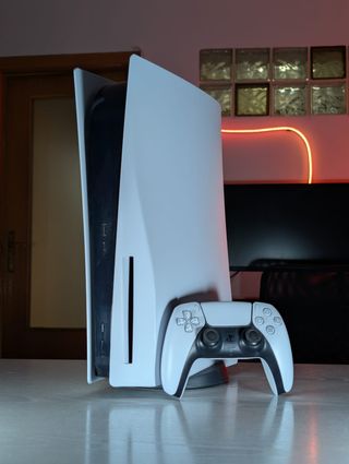 Playstation 5 (PS5) con Mando e Cavi