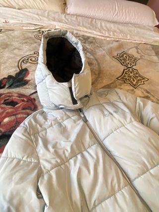 Chaqueta Bershka azul acolchada