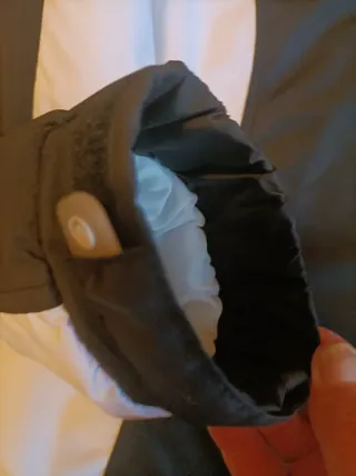 Plumífero impermeable para nieve negro y blanco