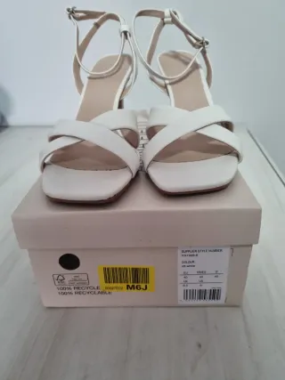 Sandalias Anna Field Blancas