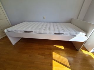 Cama IKEA Malm Blanca con somier y colchon