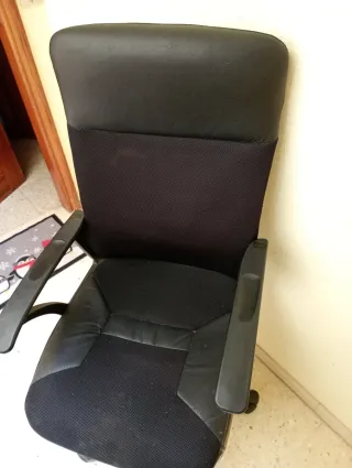 Silla para Oficina/Escritorio SEMINUEVA - LEER⤵️
