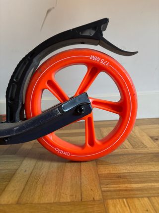 Patinete Oxelo naranja y negro