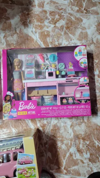 Barbie Pastelería con Muñeca y Accesorios