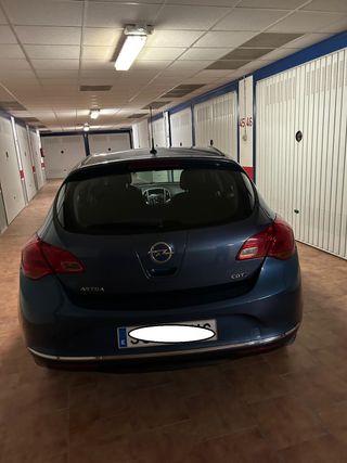 Opel Astra 2013