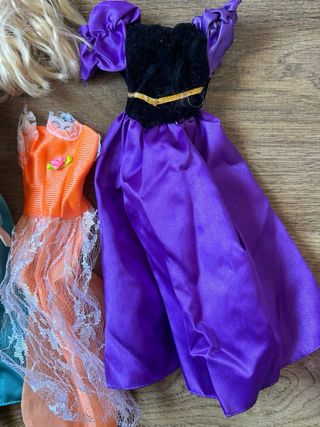 Muñeca Elsa con vestidos SET COMPLETO
