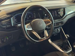 Volkswagen Polo 1.0TSI 95CV.- " REVISIONES Y MANTENIMIENTOS AL DÍA ".- " BAJO CONSUMO ".- " GARANTÍA CON COBERTURA EUROPEA ".-