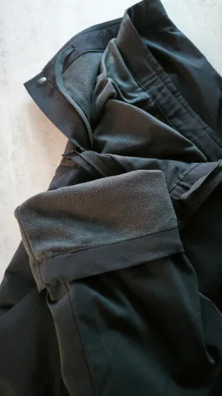 Pantalón trekking Uniqlo negro