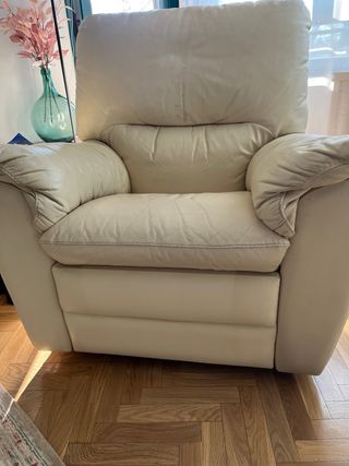 Sofá 3 plazas y sillón piel beige