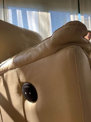 Sofá 3 plazas y sillón piel beige