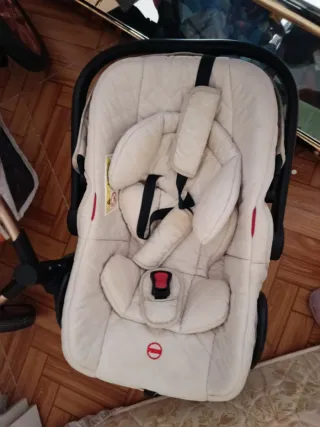 Cochecito de bebé y silla de coche