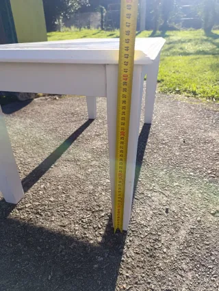 Mesa de salón con centro de mármol