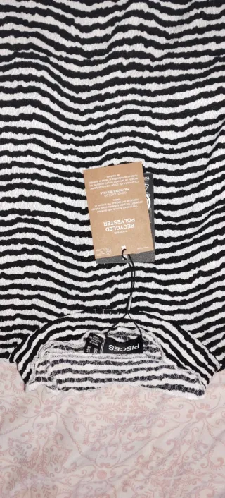 Camiseta rayas negra y blanca Talla XS