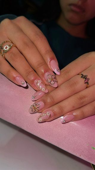 BUSCO EMPLEO MANICURISTA