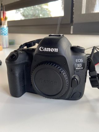 Canon EOS 5D Mark IV + Lente 50mm f/1.8