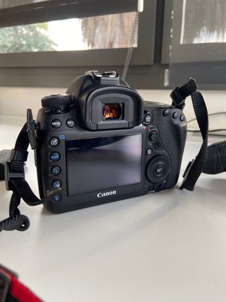 Canon EOS 5D Mark IV + Lente 50mm f/1.8