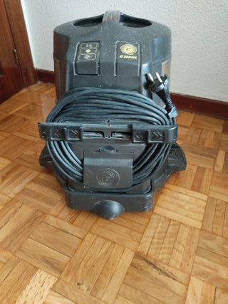 Aspirador Rainbow con accesorios